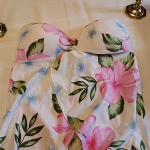 Venus tankini, flowing front, highwaisted bottoms